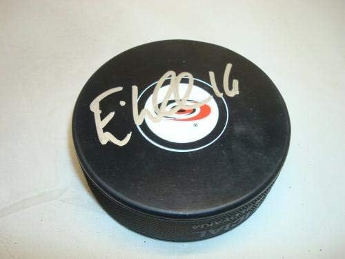 Elias Lindholm potpisao Carolina Hurricanes Hockey Puck sa autogramom PSA / DNK COA 1A-NHL pak sa autogramom